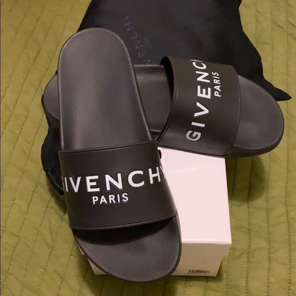 GIVENCHY PARIS FLAT SANDALS